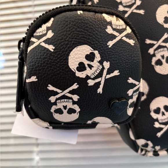 NWOT Betsey Johnson XOMINDY Black Cream Skull Faux Leather Crossbody wCoin Purse - Picture 5 of 8